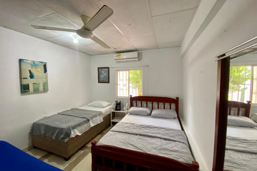 Crespo House | Amplia Habitación Privada cerca del aeropuerto