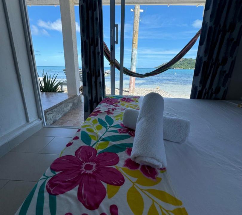 Providencia Hotel | Posada Old Town Bay