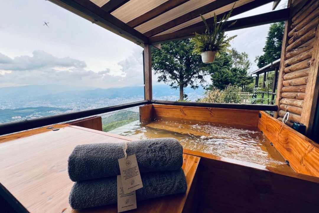 El Rosario Ski Chalet | Skyline Ecoliving - Glamping & Mirador de Medellín