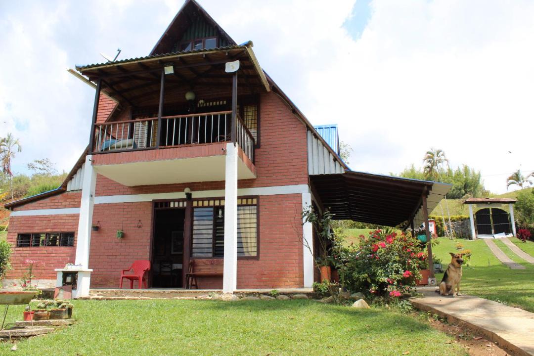 Yotoco Ski Chalet | Finca Lago Calima