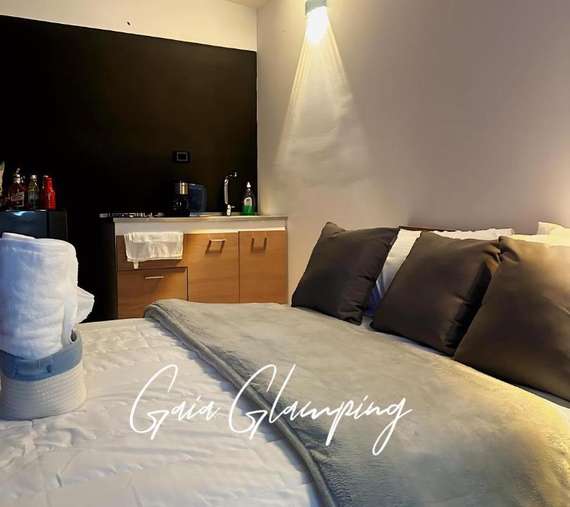 San Rafael Cabin | Gaia Glamping Elegancia Escarlata estándar 1