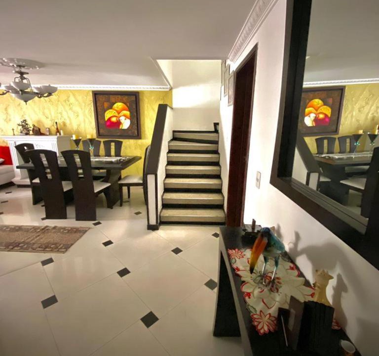 Kennedy House | Casa en Mandalay con oficina
