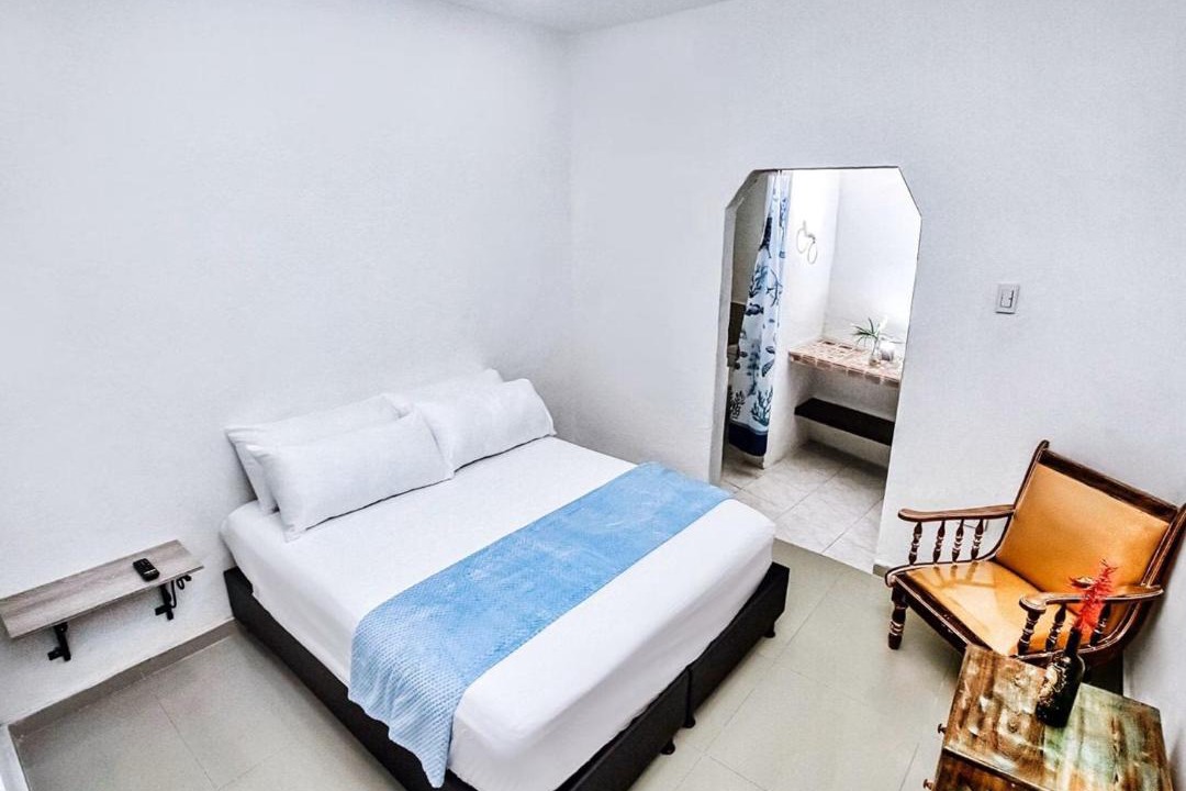 Torices House | Room in Lodge - Tr-A1d Hostel room near Castillo San Felipe with pool and WIFI