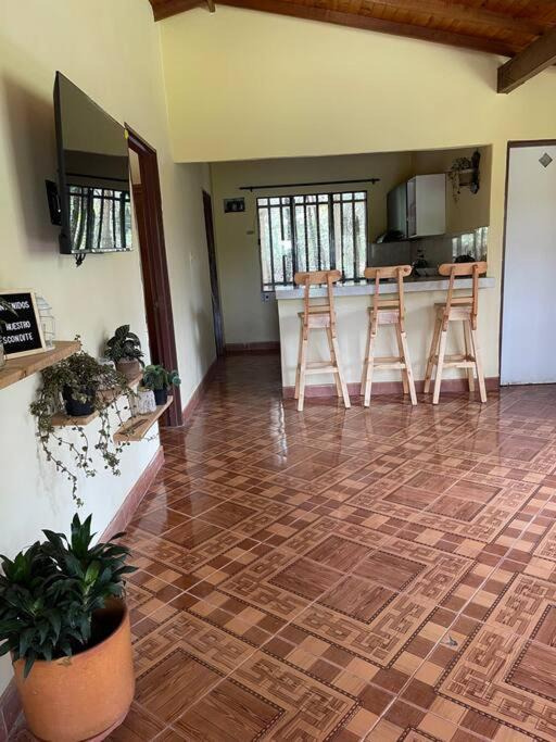 Medellin House | ¡El escondite Santa Elena!