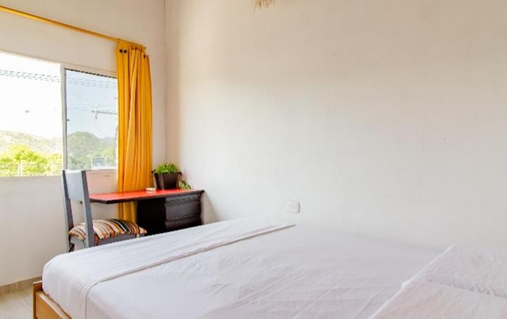 Norte Apartment | red moon