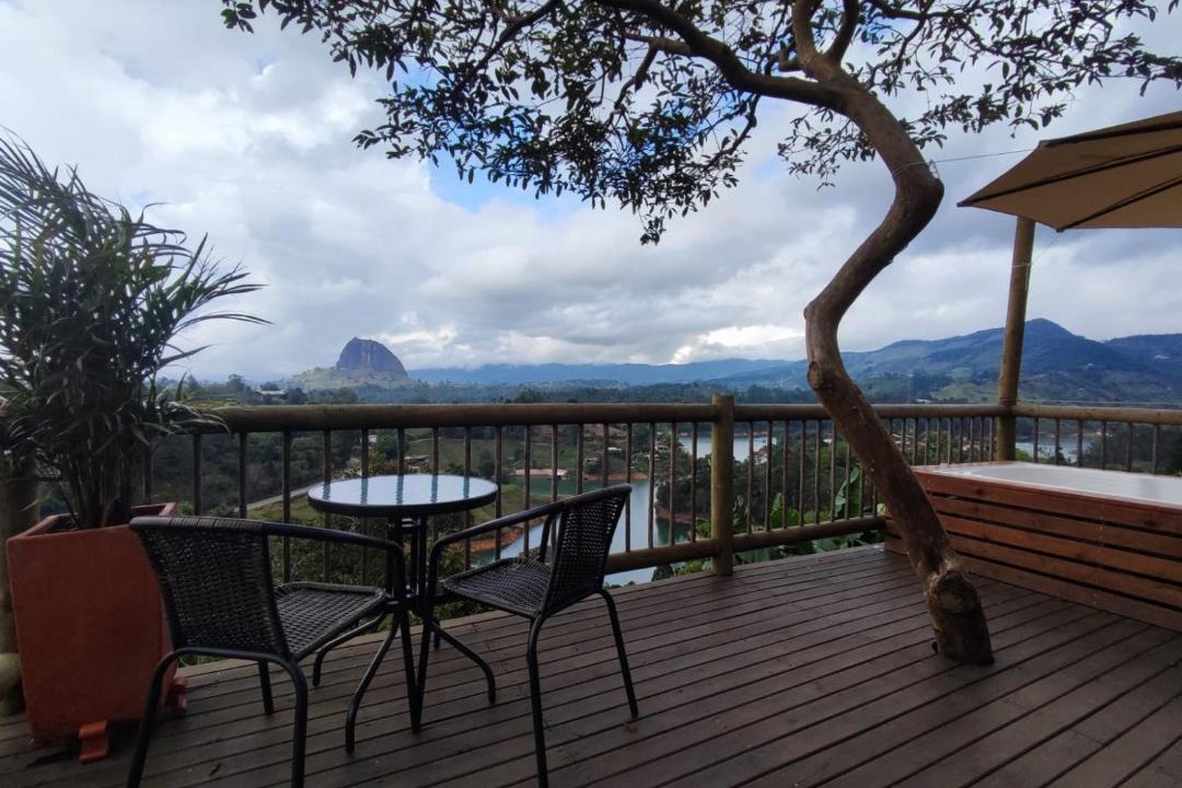 El Penol Hotel | Breeze Glamping -Guatape