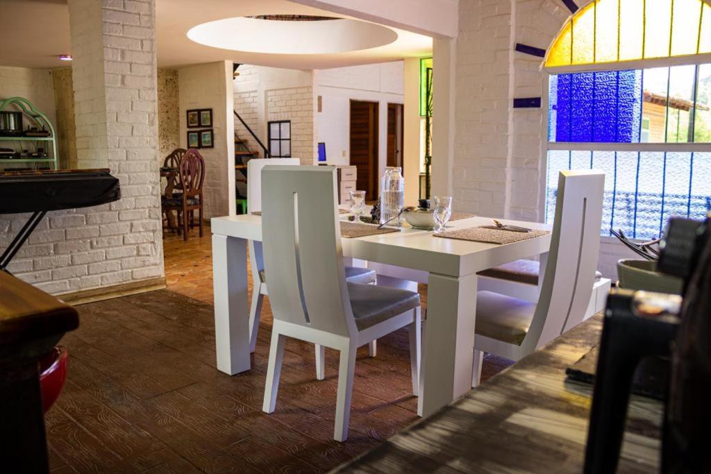 Cali House | Habitación en Casa de Familia