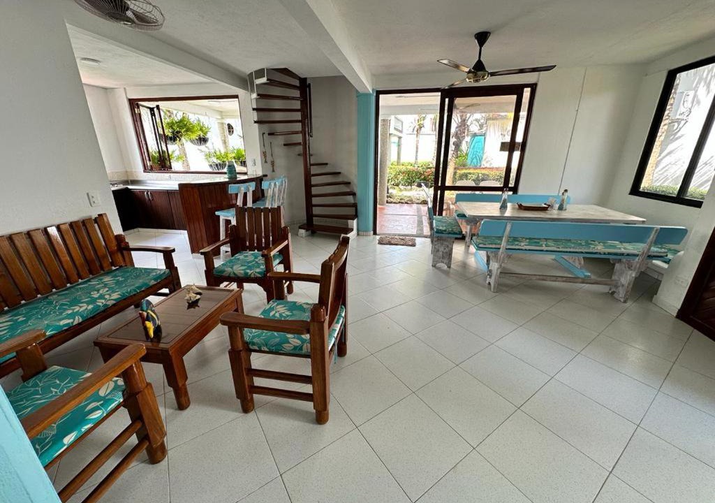 Tolu House | Hermosa Cabaña Frente al Mar