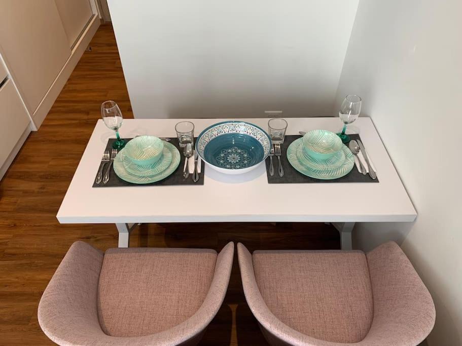 Calle 100 Apartment | [Chicó District] - Suite with Terrace/Free Netflix