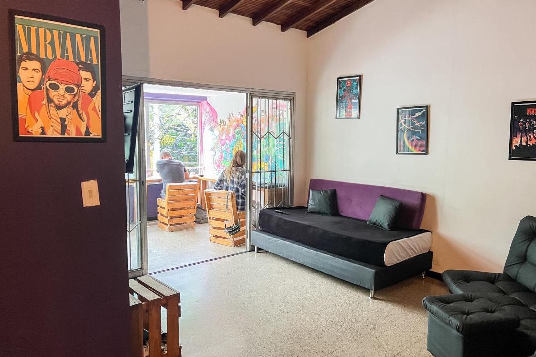 Florida Nueva Hostel | Rock Hostel Medellin