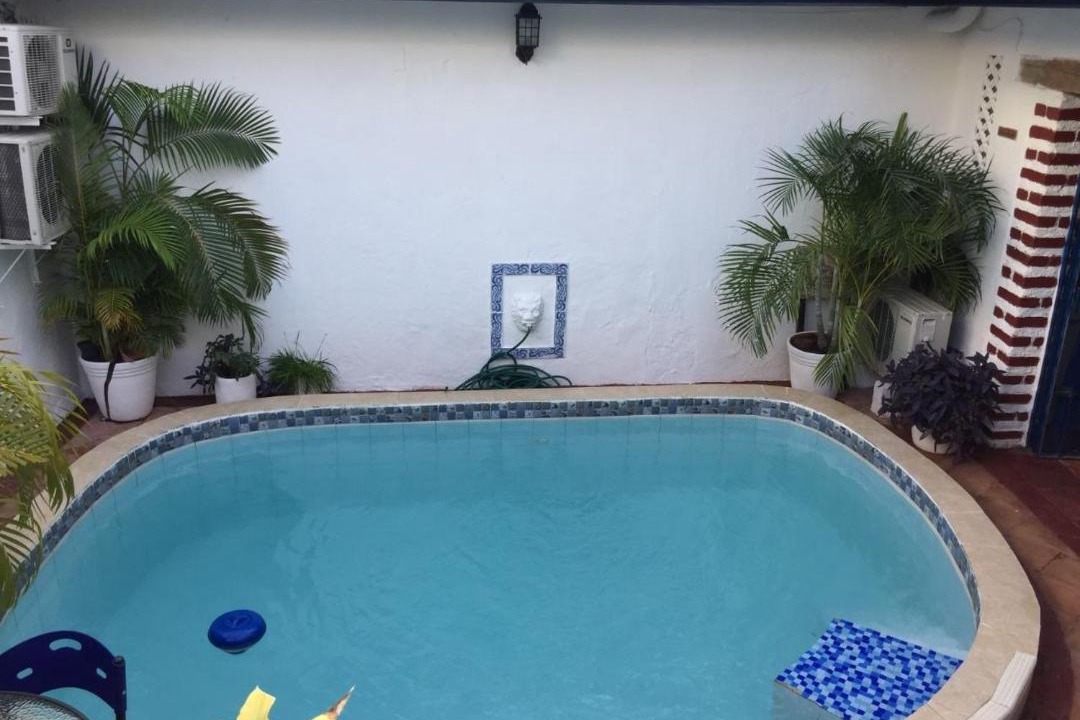 Cartagena Walled City Apartment | HPT-SM1 HABITACION DE HOTEL DOBLE EN GETSEMANI CON PISCINA AIRE ACONDICIONADO Y WIFi