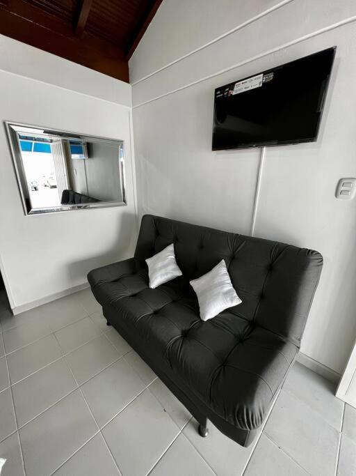 Piedecuesta Apartment | Apartamento moderno tipo loft / home office nuevo!