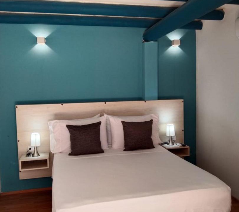 Cartagena Walled City Bed & Breakfast | CA-2 HABITACION EN LA CIUDAD AMURALLADA DE CARTAGENA CON PISCINA Y WIFi