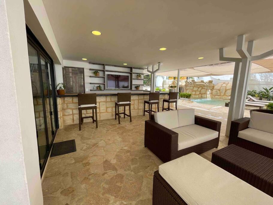 Las Lomas I House | Provenza 8bedroom home plus 30 days rentals