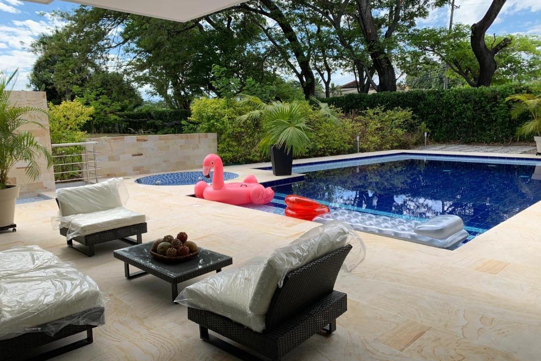 Girardot House | Casa Campestre en Condominio Lagos Del Peñon