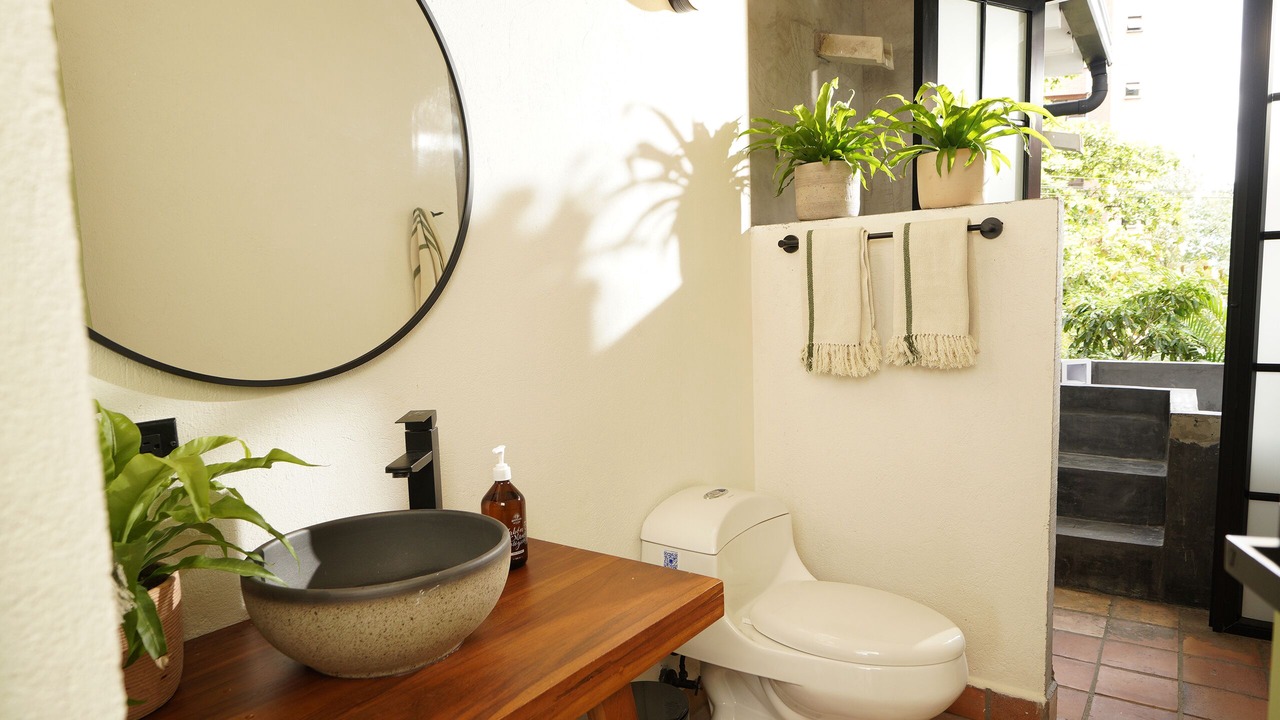 Photo of Bathroom in La Florida