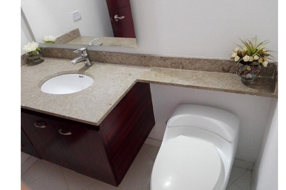 Photo of Bathroom in Lalinde