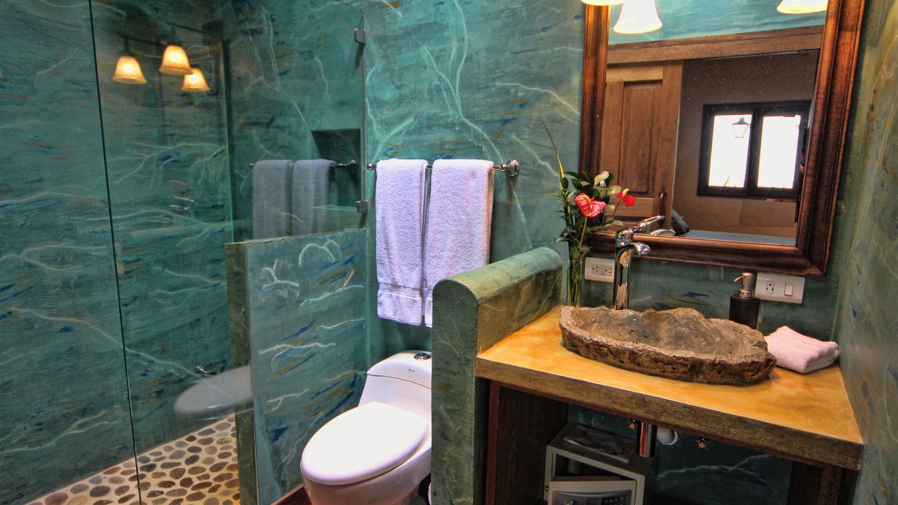 Photo of Bathroom in La Florida