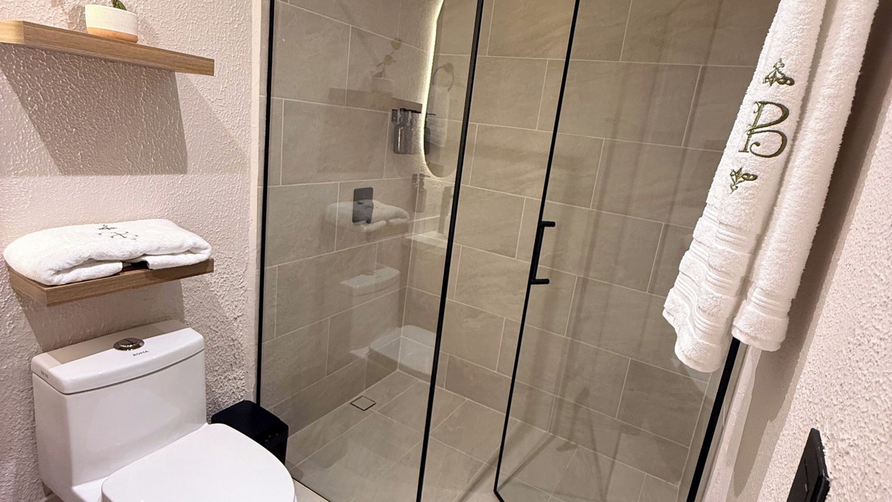Photo of Bathroom in Suramericana