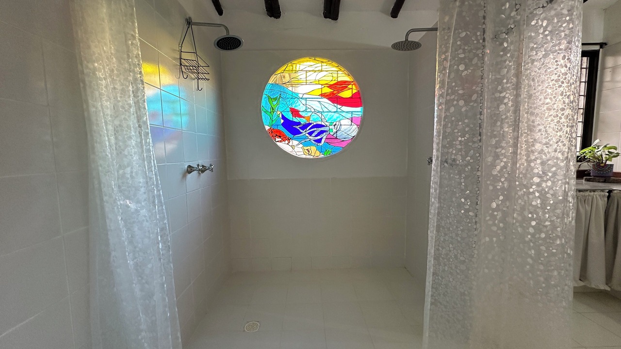 Photo of Bathroom in Cali