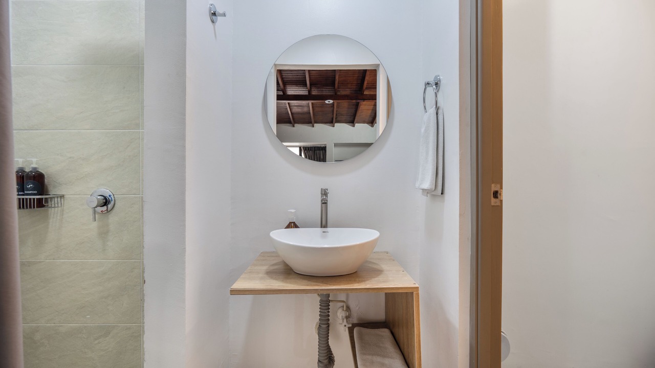 Photo of Bathroom in La Florida