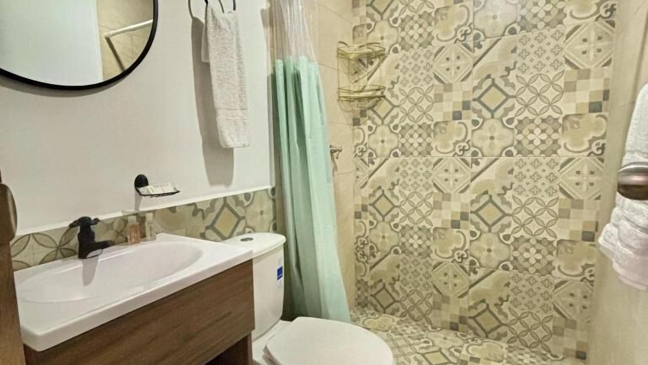 Photo of Bathroom in Cali