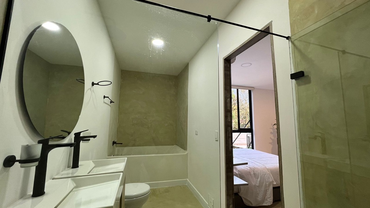 Photo of Bathroom in La Florida