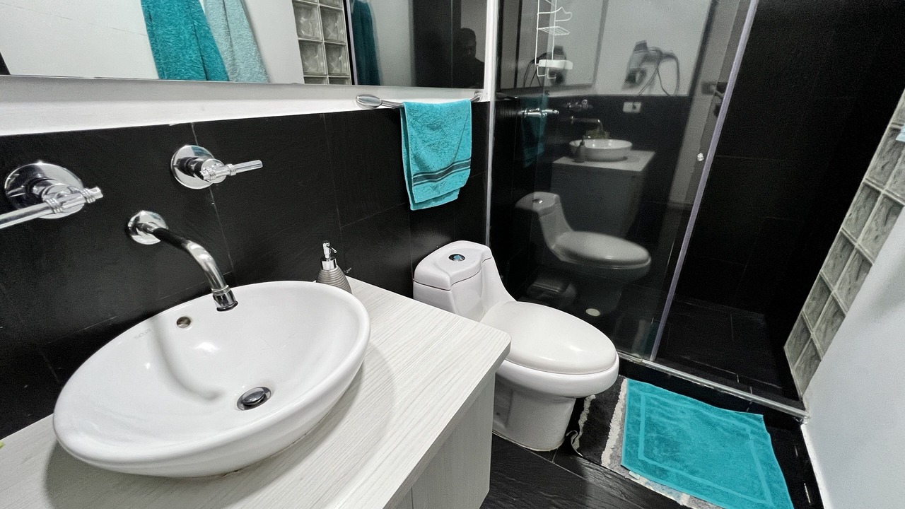 Photo of Bathroom in Cali