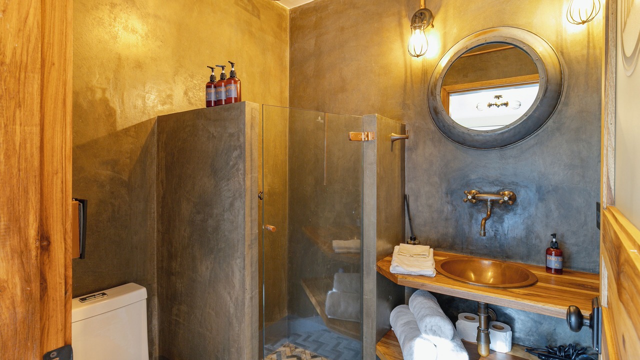 Photo of Bathroom in La Florida