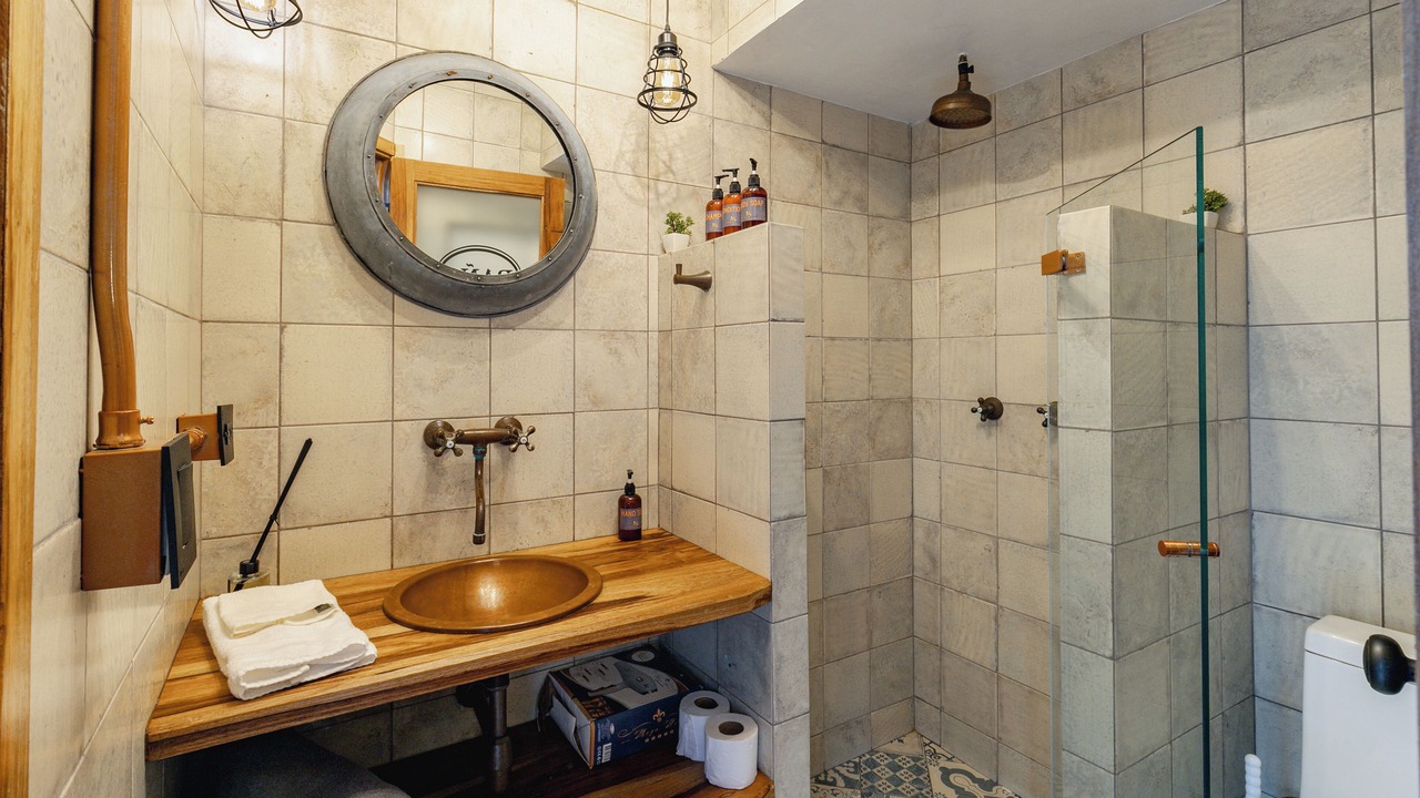Photo of Bathroom in La Florida