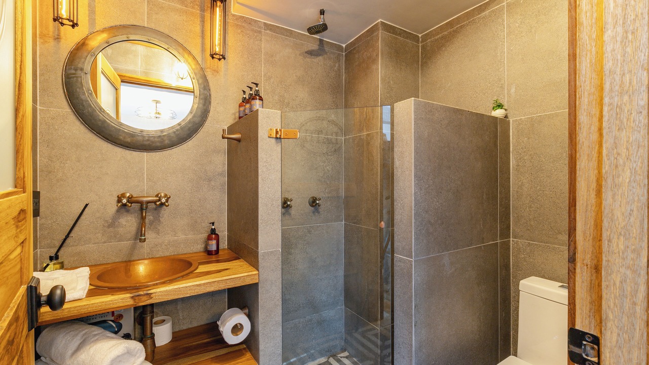 Photo of Bathroom in La Florida