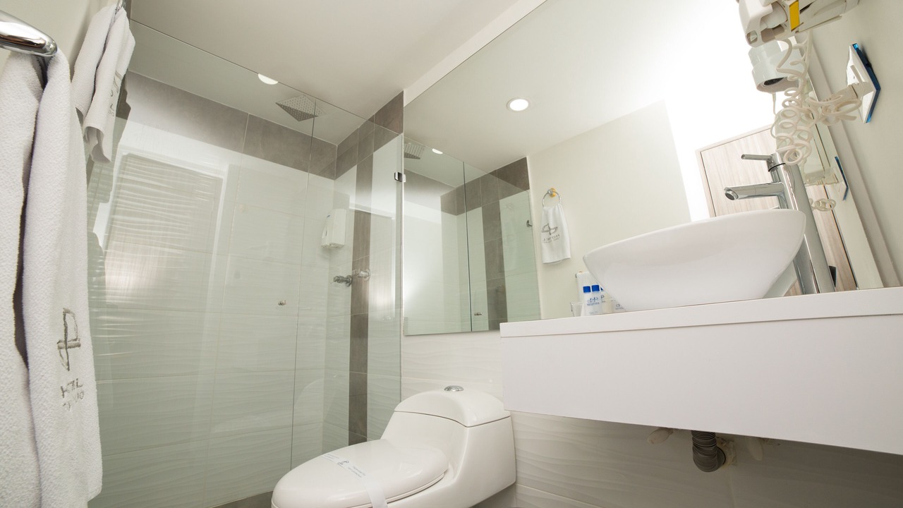 Photo of Bathroom in La Florida