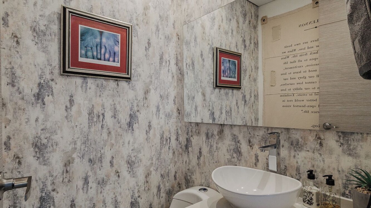 Photo of Bathroom in La Florida