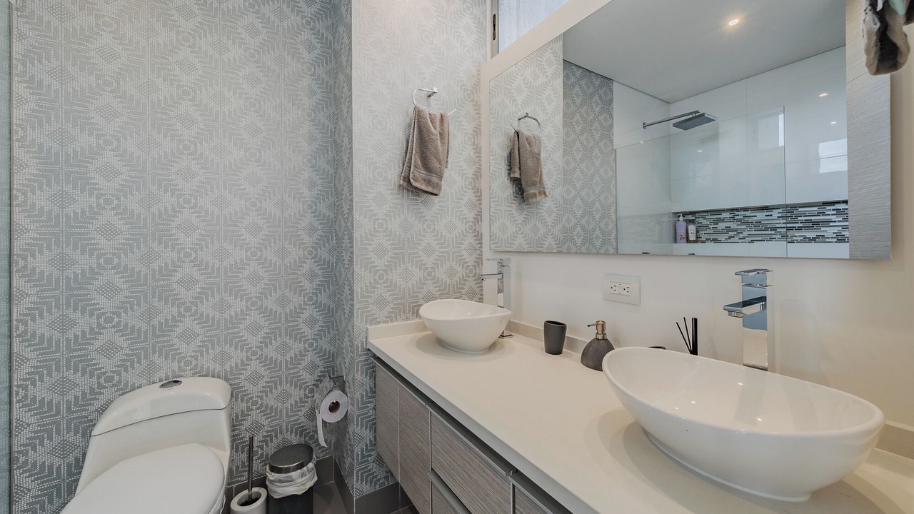 Photo of Bathroom in La Florida