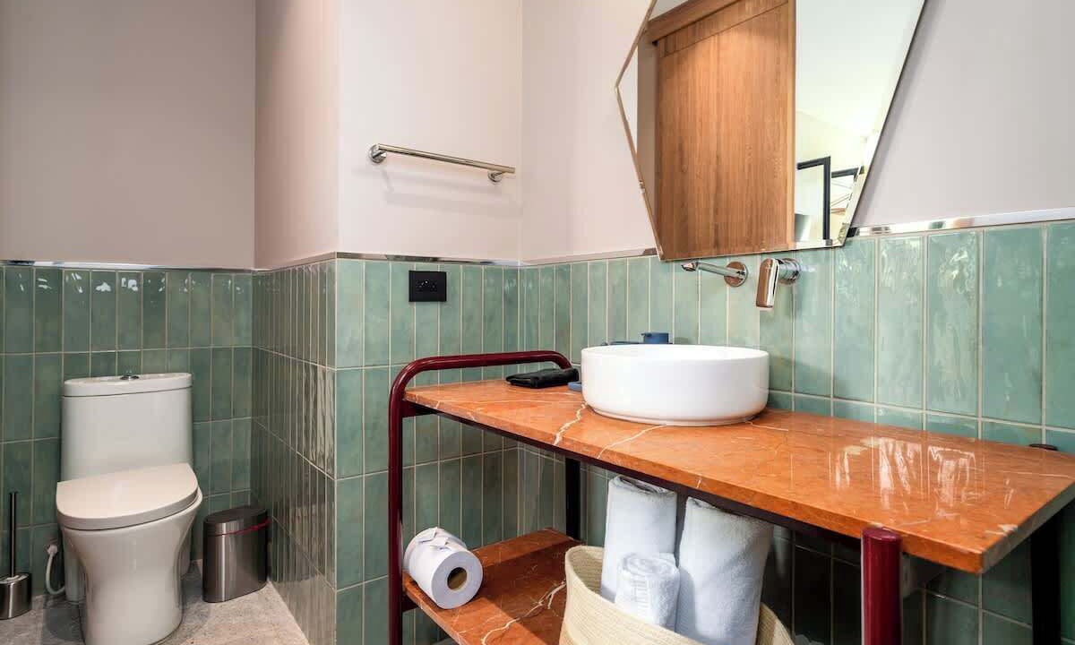 Photo of Bathroom in Cali