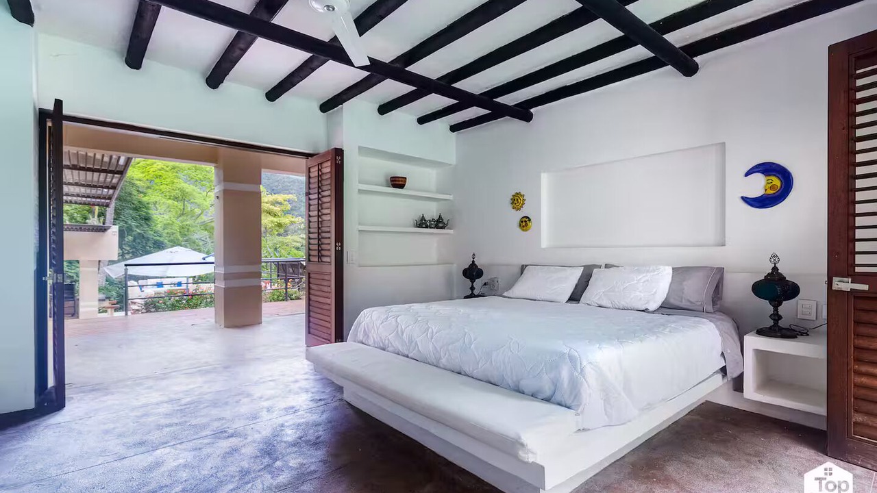 Photo of Bedroom in Apulo