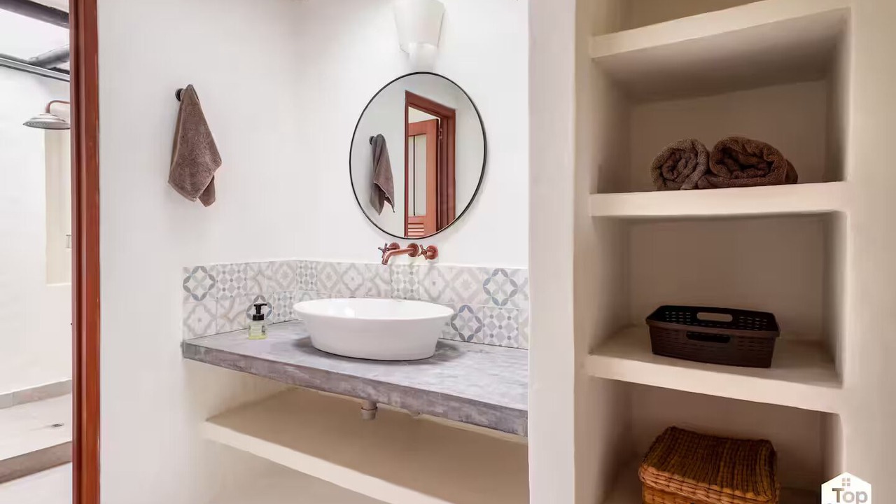 Photo of Bathroom in Apulo
