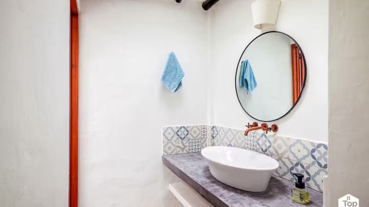 Photo of Bathroom in Apulo