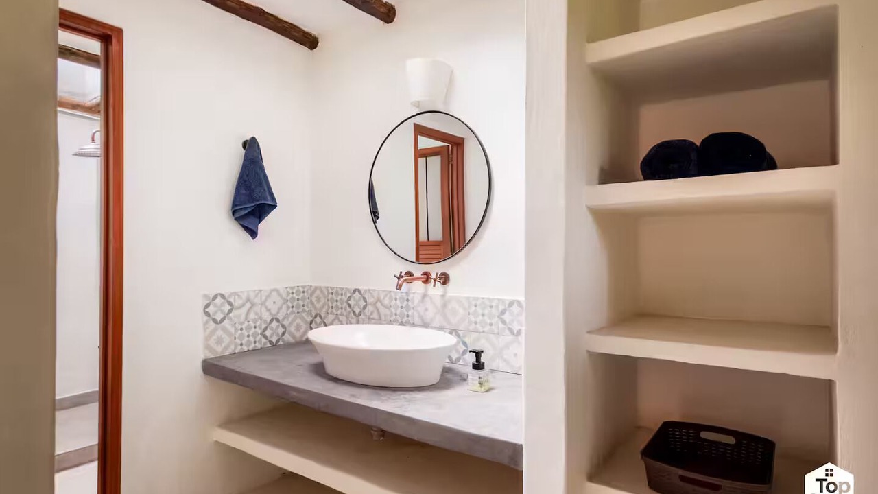 Photo of Bathroom in Apulo