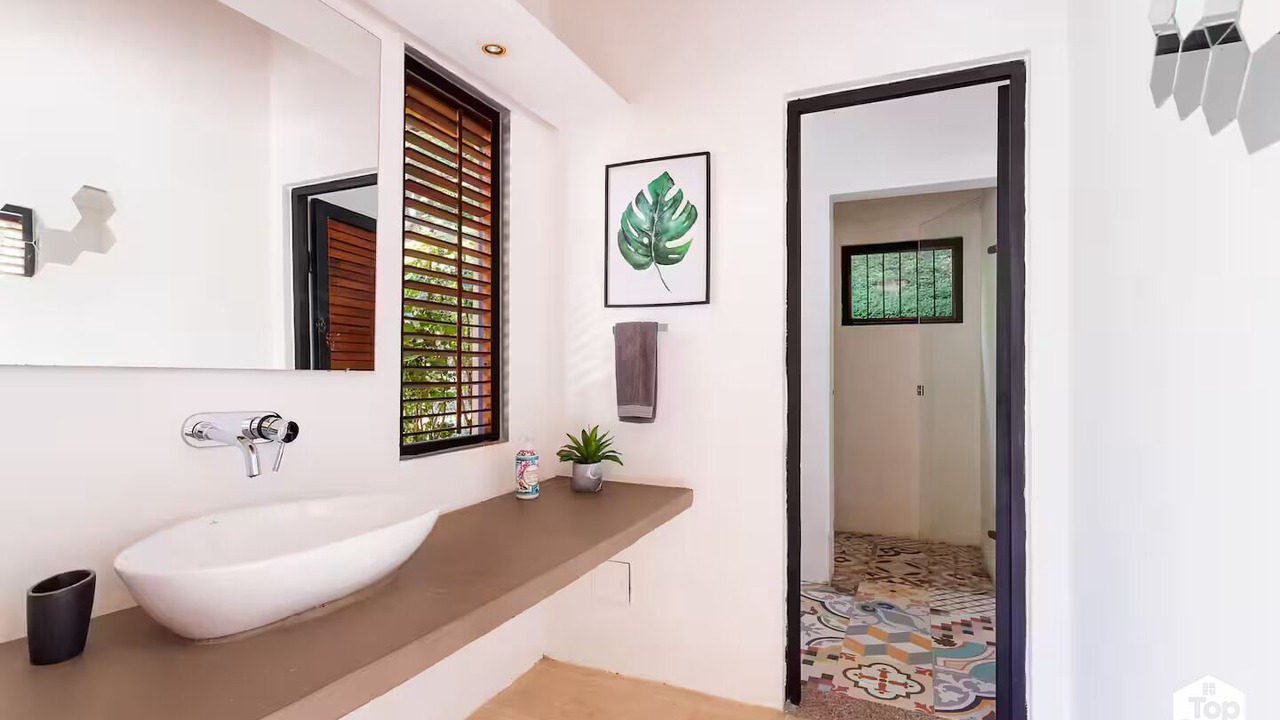 Photo of Bathroom in Apulo