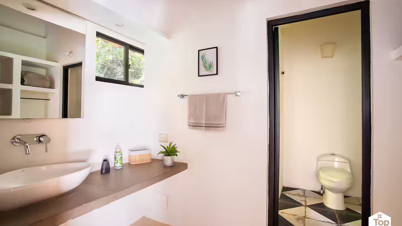 Photo of Bathroom in Apulo