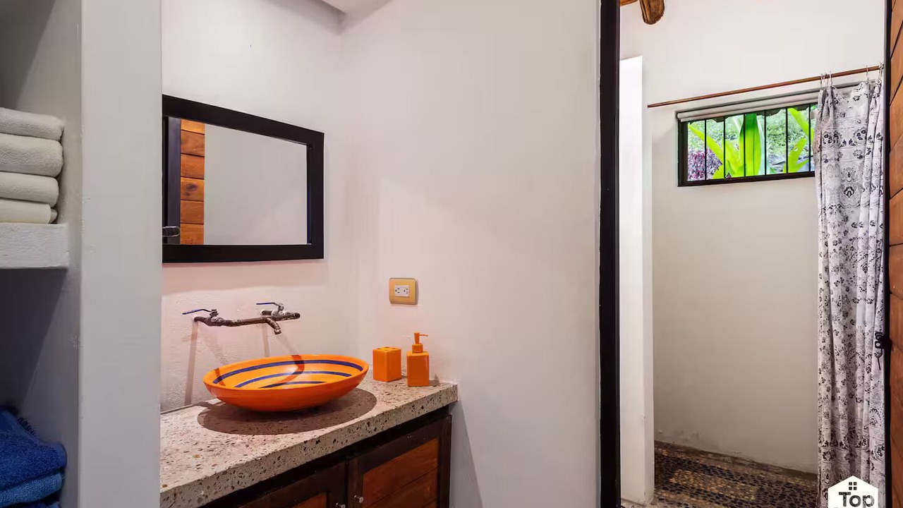 Photo of Bathroom in Apulo