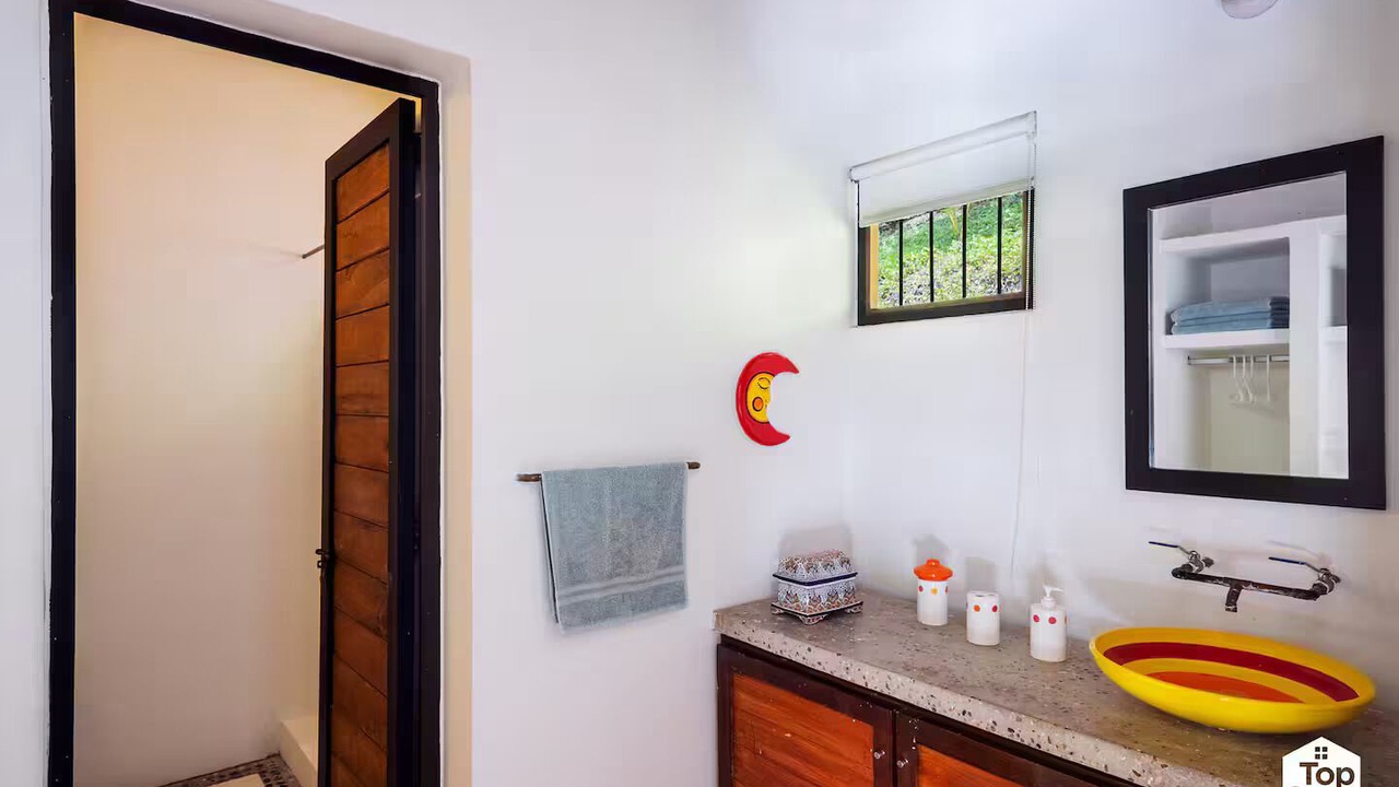 Photo of Bathroom in Apulo