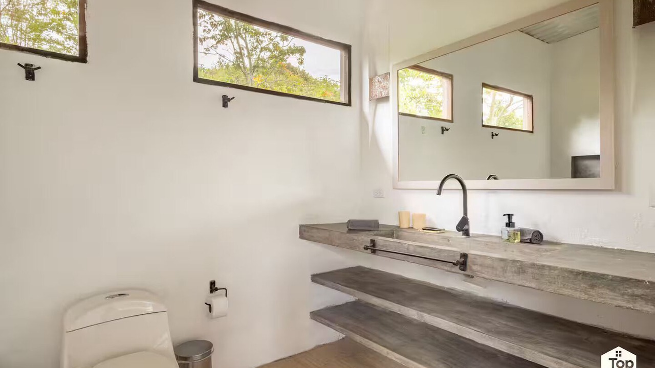 Photo of Bathroom in Prado