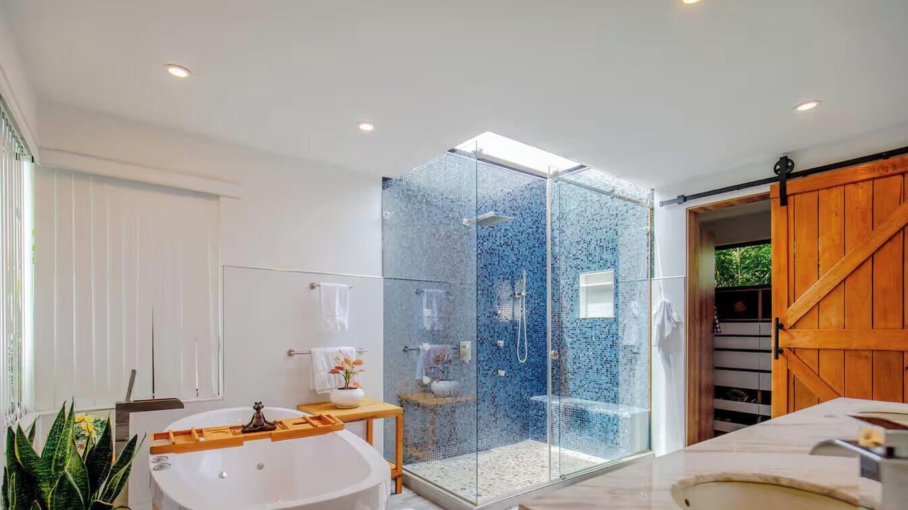 Photo of Bathroom in Cesar