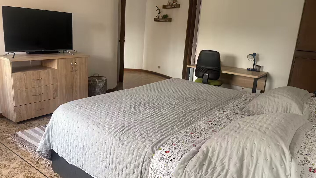 Photo of Bedroom in Lalinde