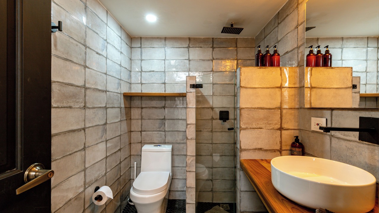 Photo of Bathroom in La Florida