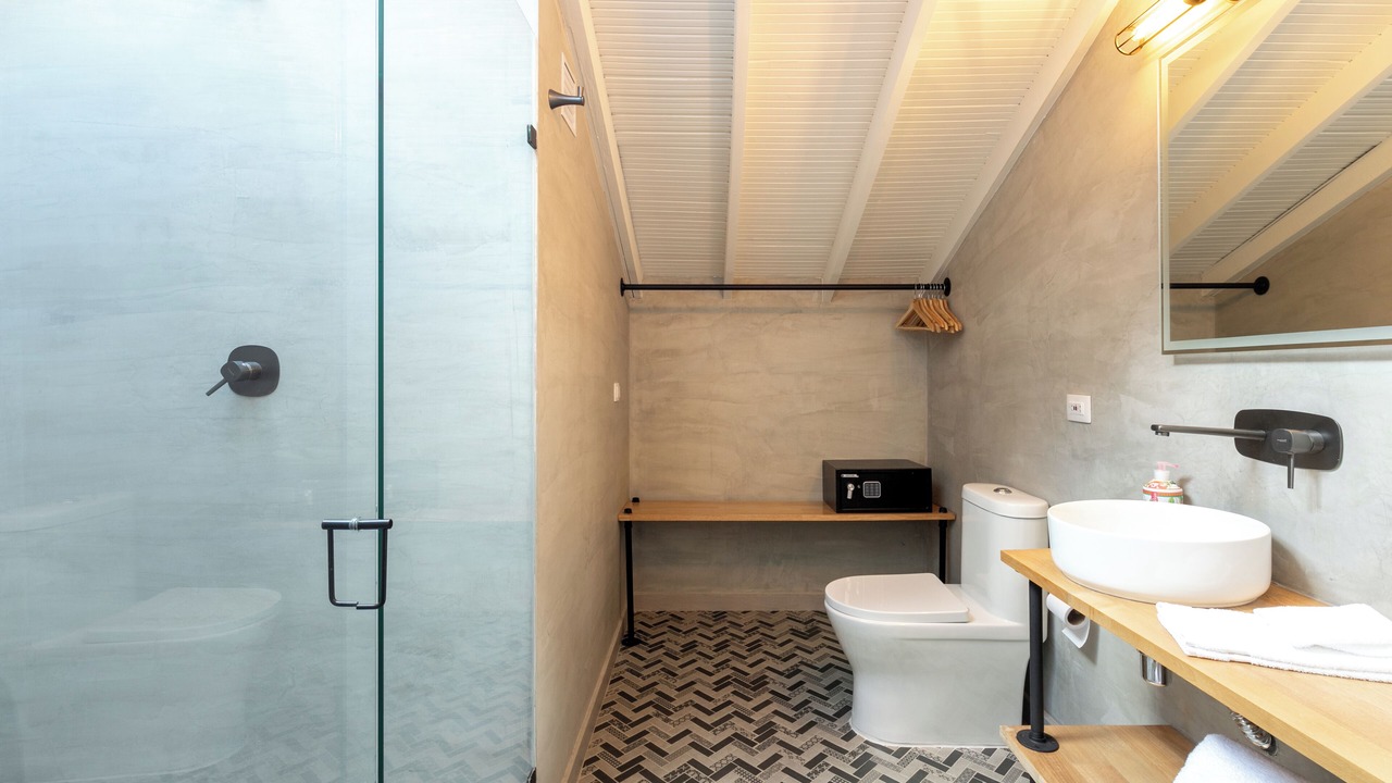 Photo of Bathroom in La Florida