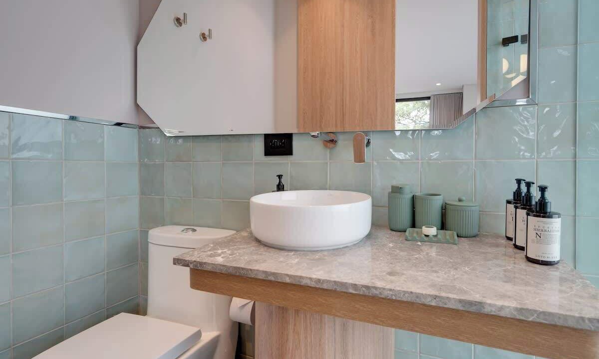 Photo of Bathroom in Cali
