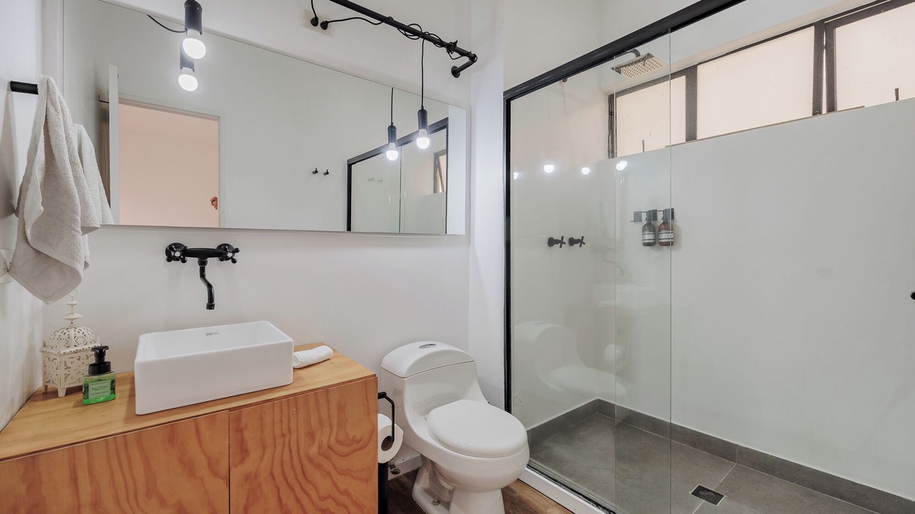 Photo of Bathroom in La Florida